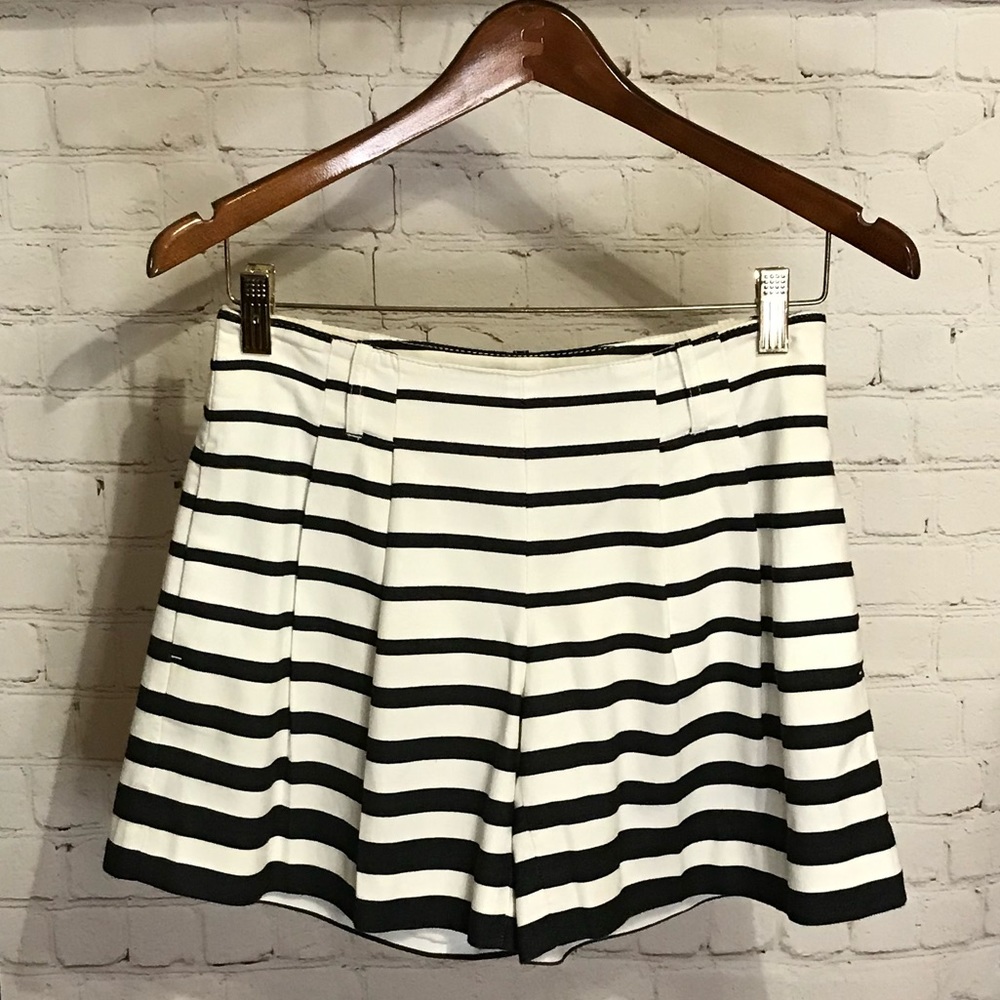 White House Black Market stripped shorts size 00 contemporary